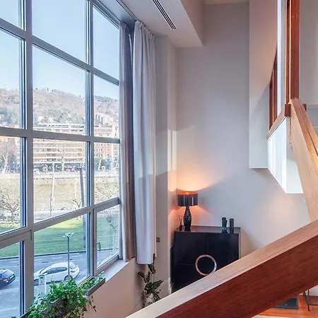 Vivienda Turistica Duplex Isozaki-guggenheim