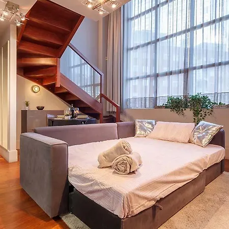 Vivienda Turistica Duplex Isozaki-guggenheim