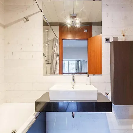 شقة Vivienda Turistica Duplex Isozaki-guggenheim