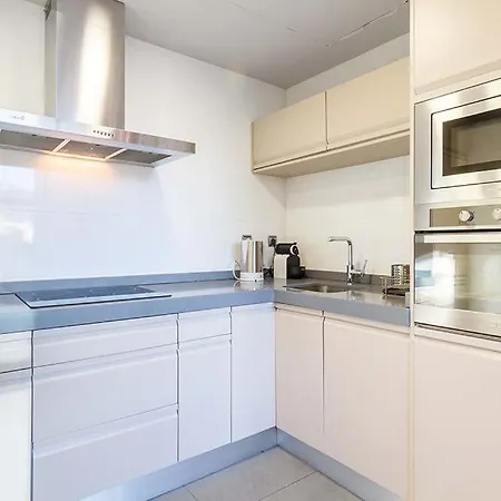 Vivienda Turistica Duplex Isozaki-guggenheim